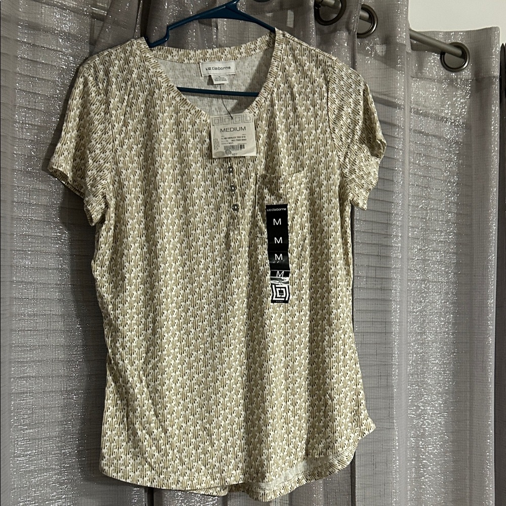 Liz Claiborne Cream Patterned Short Sleeve Top